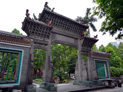 Ancestral Temple of Foshan: A Journey Through Time and Serenity!