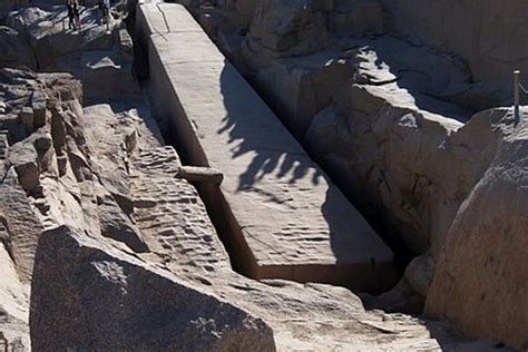 Unveiling the Majesty of the Unfinished Obelisk: A Glimpse into Ancient Egyptian Stone-Carving Techniques!